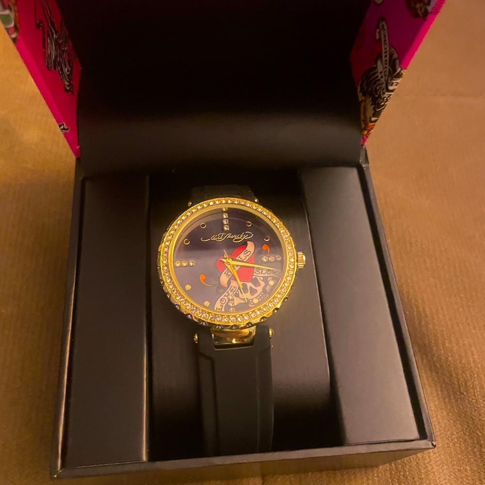 Brand new Women’s Ed Hardy “love kills” black￼ silicone band watch￼